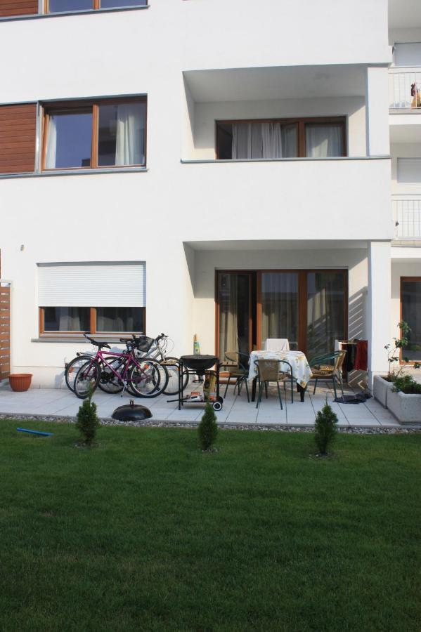Swinoujscie Platan Patio 2- Berry Apartments Exterior photo
